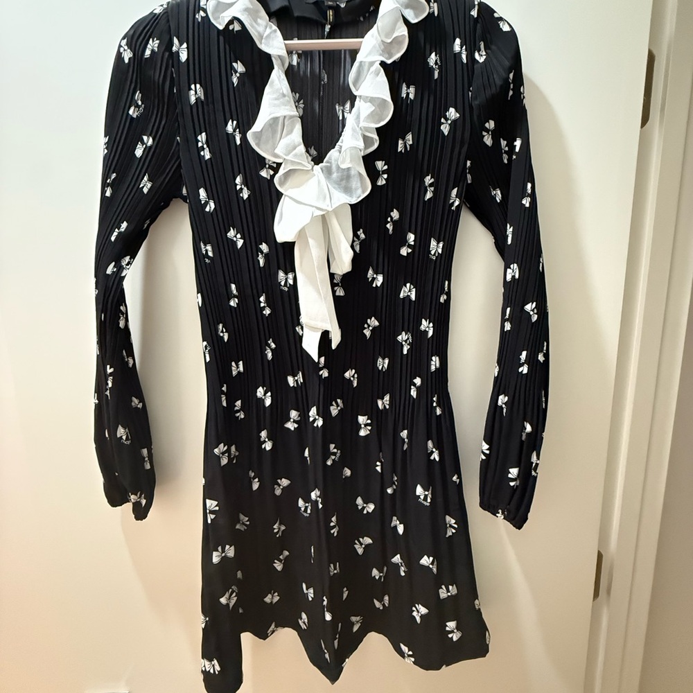 Make Rockale knot print pleated mini dress